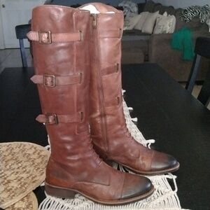 VINCE CAMUTO LEATHER TALL BOOTS